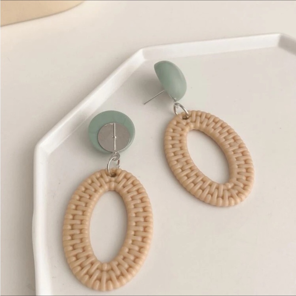 💎2/ $10-All jewelry💎 Rattan Oval Drop Hoop Earrings